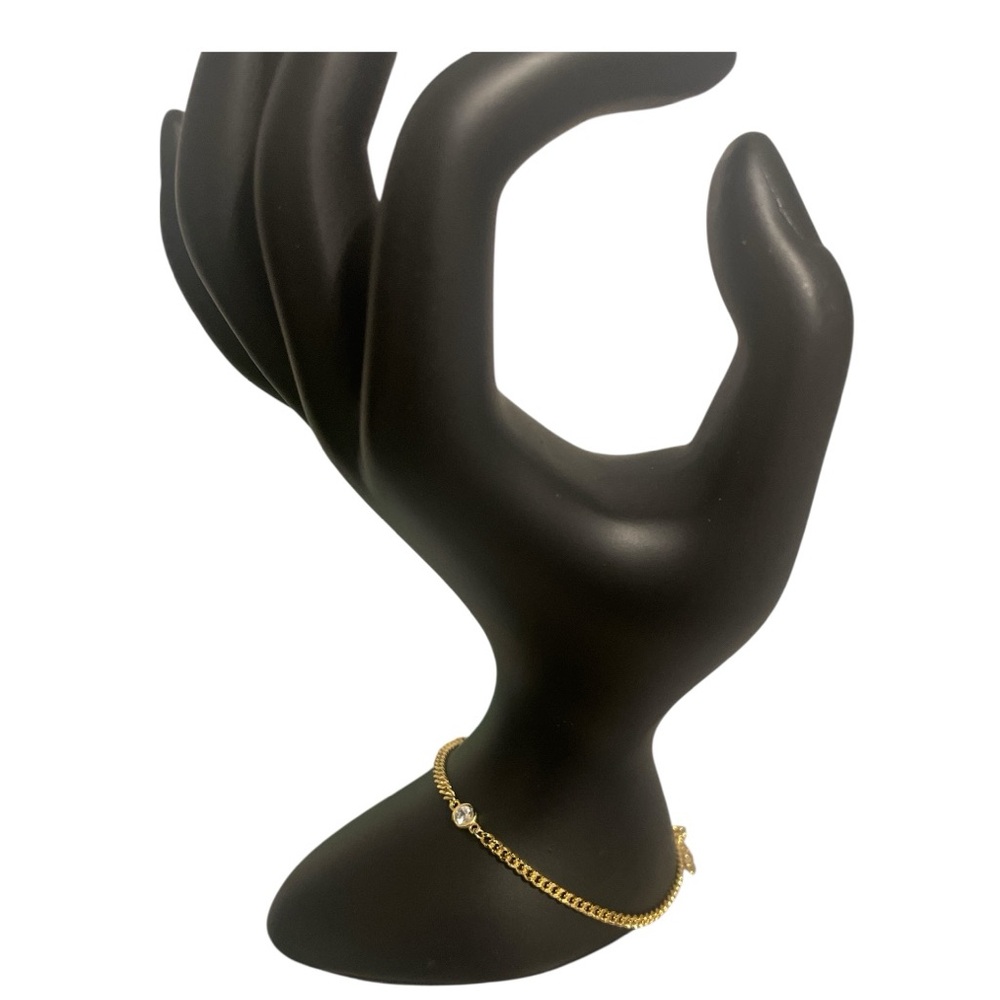 Elegant Gold Bracelet with Crystal Accent